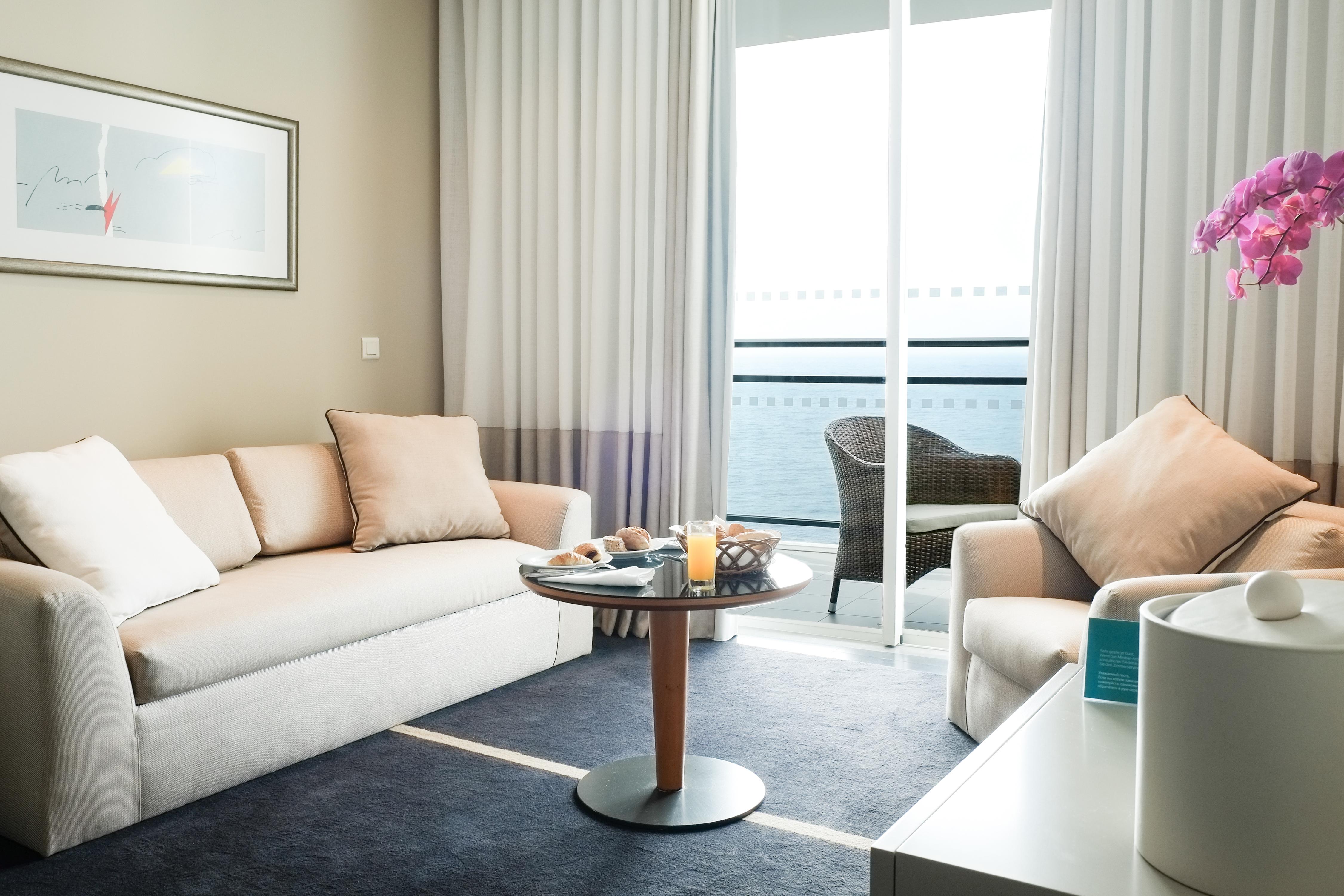 Vidamar Resort Hotel Madeira Funchal Dış mekan fotoğraf A suite on board